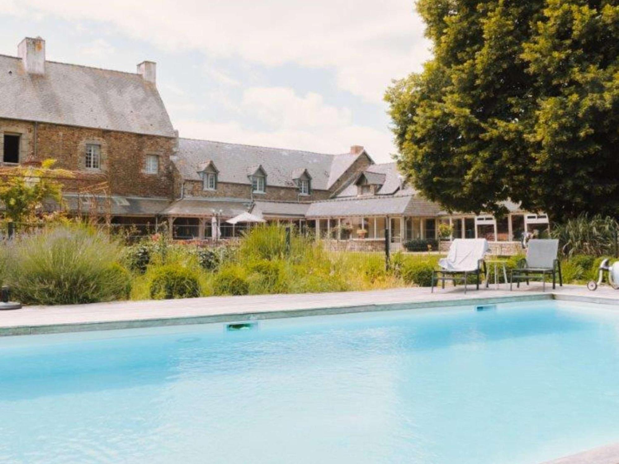 De L'abbaye Hotel 4*